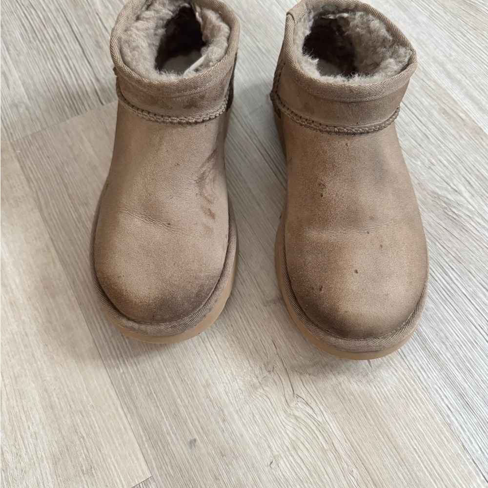UGG Women's Classic Ultra Mini